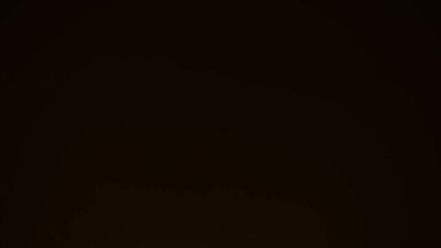 稲光の光る夜空　雷雲　稲妻