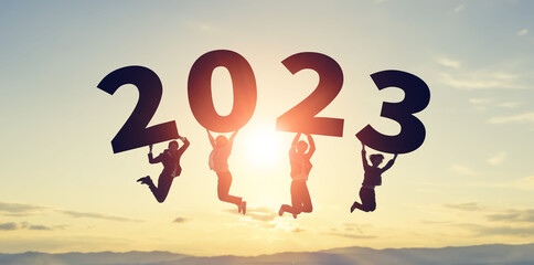ジャンプする人々　2023年イメージ　2023年賀状素材