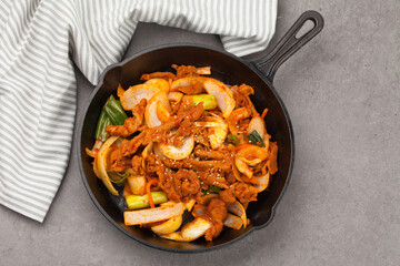 stir-fried spicy pork, food, korean food, pork, cooking, meat, vegetables, meals, green onions, 