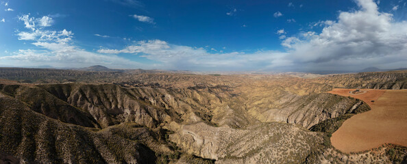 vista aérea de los cañones del desierto de Gorafe, España