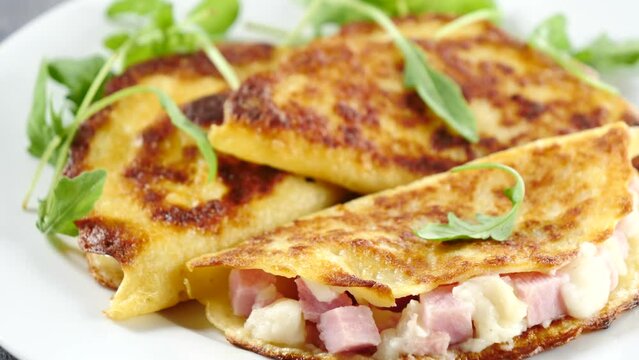 pancake with cream and ham