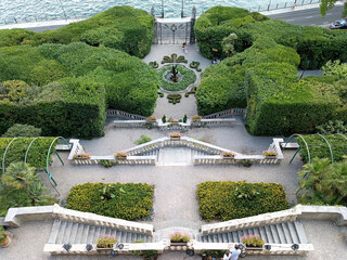 the gardens at the entrance to Villa Carlotta