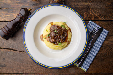 Chicken liver with mashed potatoes