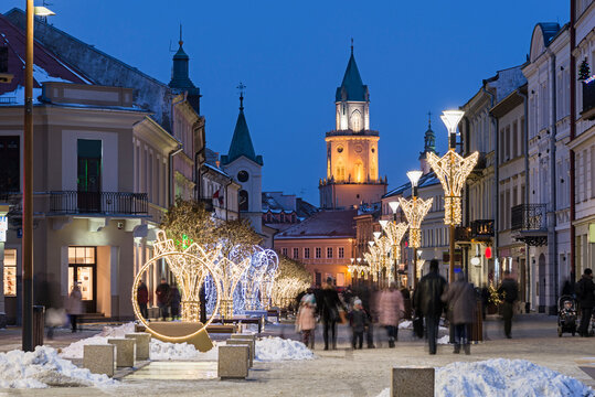 Świąteczny klimat w Lublinie. Dekoracje świąteczne w Polsce. Festiwal iluminacji świątecznych. Święta Bożego Narodzenia. Nowy rok w Lublinie