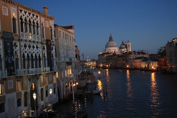 Naklejka premium Vue nocturne du Grand canal de Venise