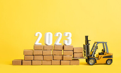 2023 Business ecommerce or export , import concepts with text number on product box order. - obrazy, fototapety, plakaty