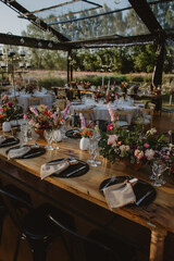 table setting with flowers wedding decoration