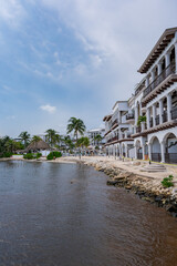 Obraz premium Beautiful coast of the Caribbean Sea in Playa Del Carmen.