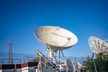 Earth based astronomical radio telescope