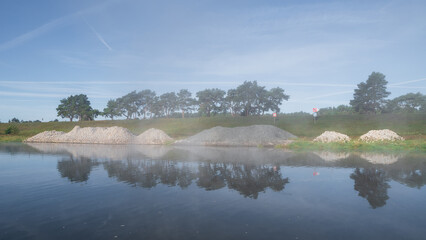 morgens am fluss oder in brandenburg in deutschland