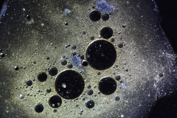 Reaction of liquid bubbles