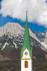 Pfarrkirche in Ellmau am Wilden Kaiser, Tirol, Österreich