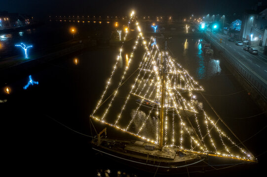 Galway hookers with christmas lights.
Galway, Ireland