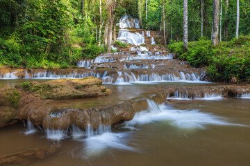 Fototapeta na wymiar Pha Charoen Waterfall, Beautiful waterfall in tak province, ThaiLand.
