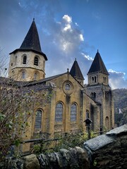 Fototapeta premium Abbaye de Conques en automne