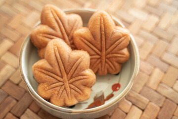 秋の和菓子　美味しそうなもみじ饅頭
