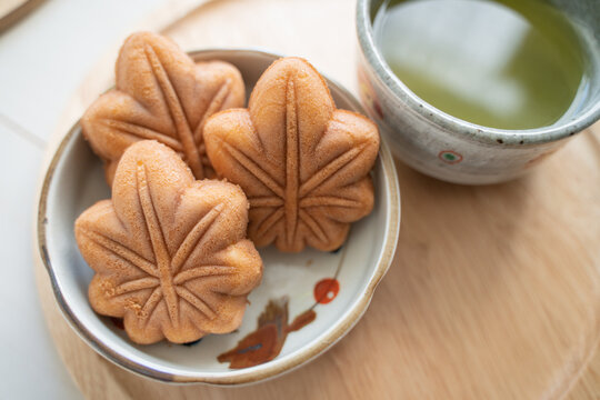 もみじ饅頭 Images – Browse 345 Stock Photos, Vectors, and Video