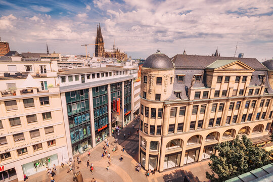 29 July 2022, Cologne, Germany: Aerial Cityscape View Of A Popular Shopping Streets And Cologne Cathedral In The Background. Travel Sightseeing And Real Estate