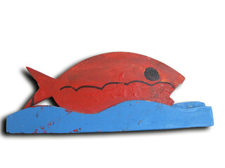 Pez de madera en fondo transparente. 