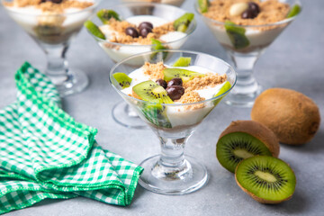 Pudding dessert made with kiwi fruit.