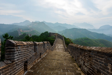Fototapeta premium Great Wall in China，The Great Wall and the beautiful clouds in the morning