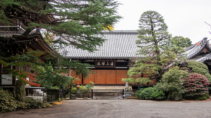 寺院の建造物