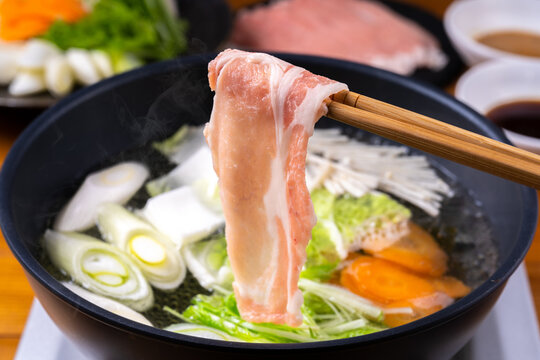 しゃぶしゃぶ鍋 Images – Browse 198 Stock Photos, Vectors, and