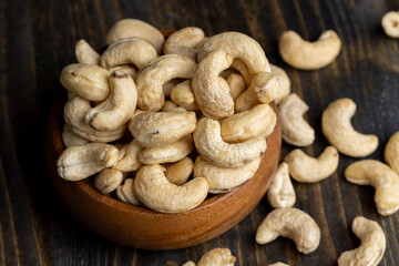ready to eat and peeled cashew nuts