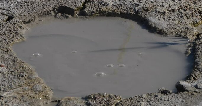 Active mud volcano in slow motion