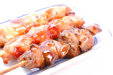 焼き鳥の盛り合わせ（ネギマ、もも、レバー）
