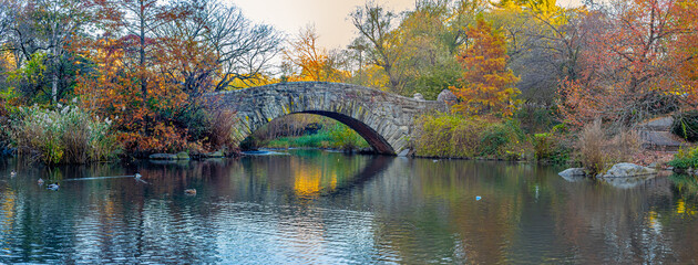 Gapstow Bridge in Central Park - obrazy, fototapety, plakaty