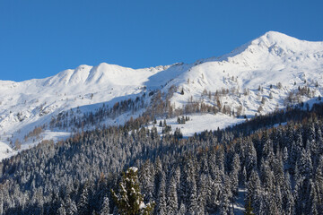 Fototapeta na wymiar snowy Alps - winter landscape