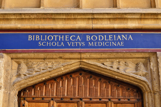 Bodleian Library, Oxford University, Quadrangle doorway sign to Schola Vetvs Medicinae, the old school of medicne. September 16, 2022. Oxford, England, United Kingdom