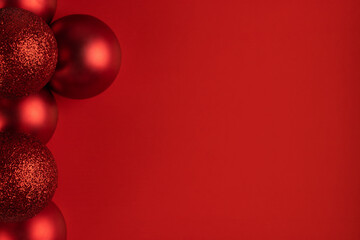 red christmas background with gradient fill, Christmas balls
