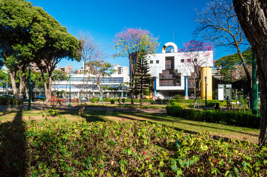 Liberty Square. Tancredo Neves building, known as Rainha da Sucata, is a building in post-modern style. Belo Horizonte.