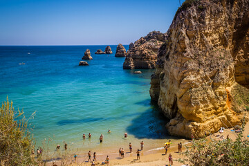 Fototapeta premium Praia com falésias 