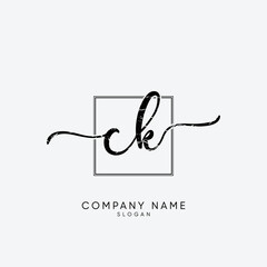Initial letter logo with a minimal and simple style	