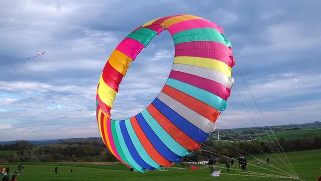 Drachen steigen lassen fly kites