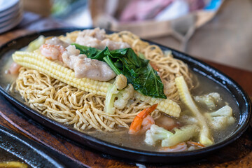 Deep Fry Noodles with Vegetables