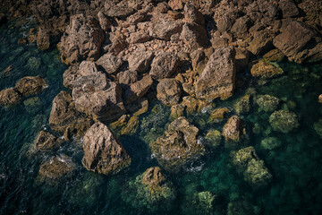 Felsen im Wasser