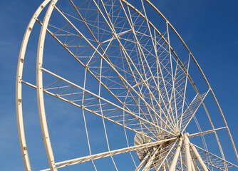 Obraz premium Structure and gears of a ferris wheel