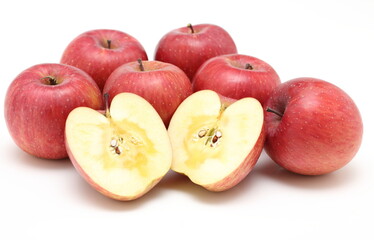 半分に切った蜜入りのりんご
