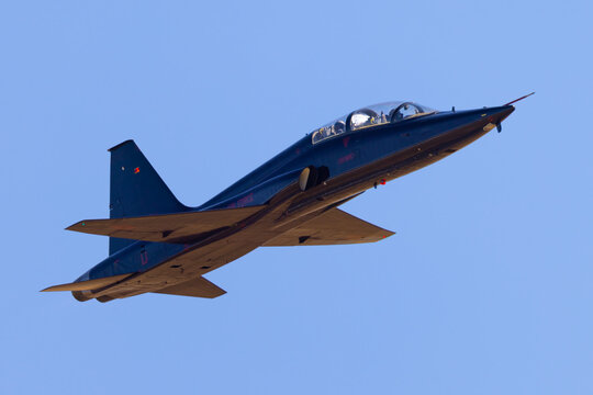 T-38 talon approaching 
