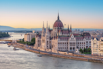 Fototapeta na wymiar Hungarian Parliament Building in Budapest