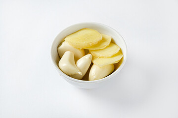 garlic and ginger in bowl
