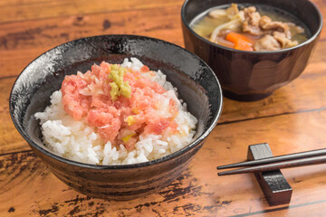 ネギトロ丼
