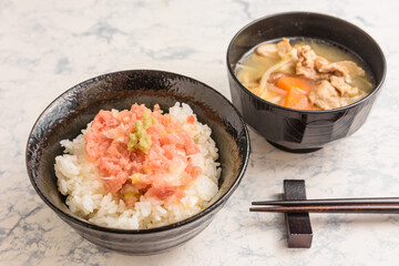 ネギトロ丼