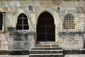 Shaher ki Masjid, front right entrance, windows, stairs, Islamic religious architecture, built by Sultan Mahmud Begada 15th - 16th century. A UNESCO World Heritage Site, Gujarat, Champaner, India