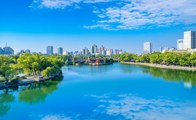 Fototapeta premium Scenery of Yuehu Park, Ningbo, Zhejiang, China