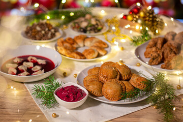 Fototapeta Święta Bożego Narodzenia, wigilijne tradycyjne  potrawy na stół. Polska kolacja świąteczna. obraz